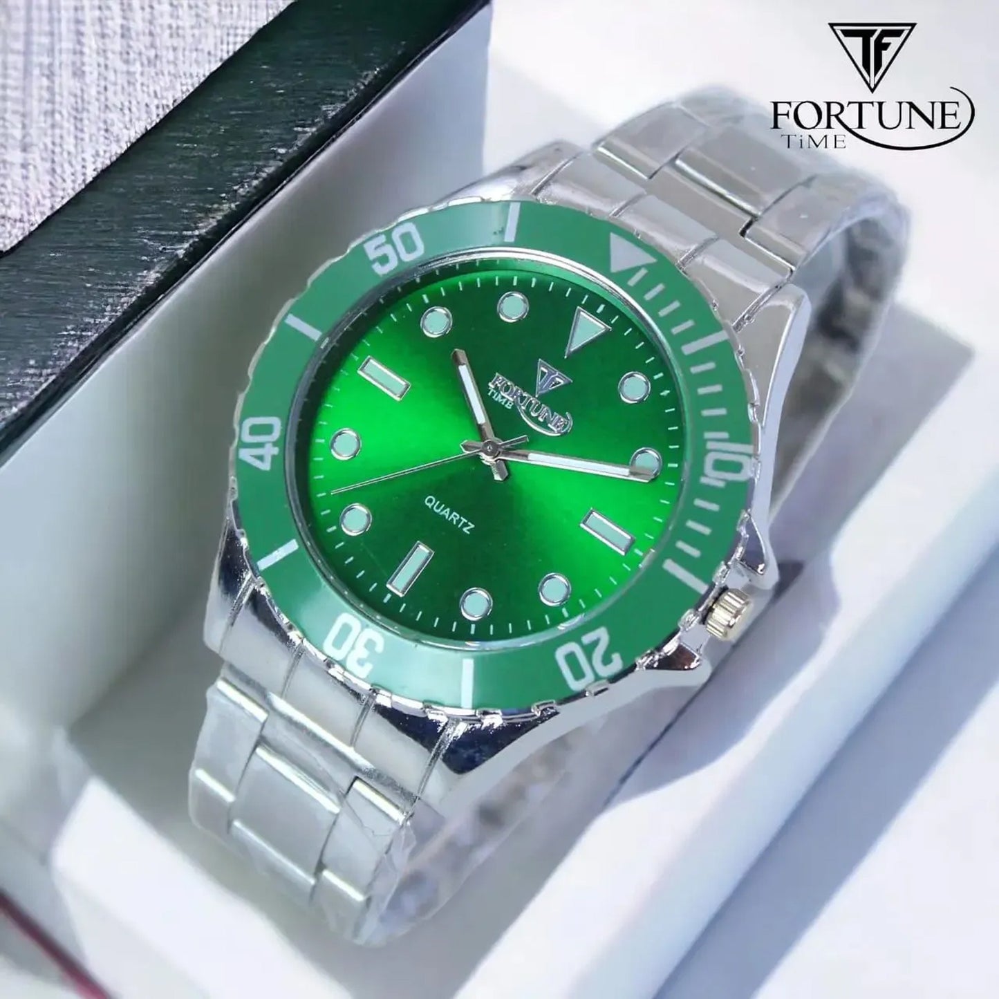 Men Fashion Simple Ghost Water Watches Stainless Steel Mesh