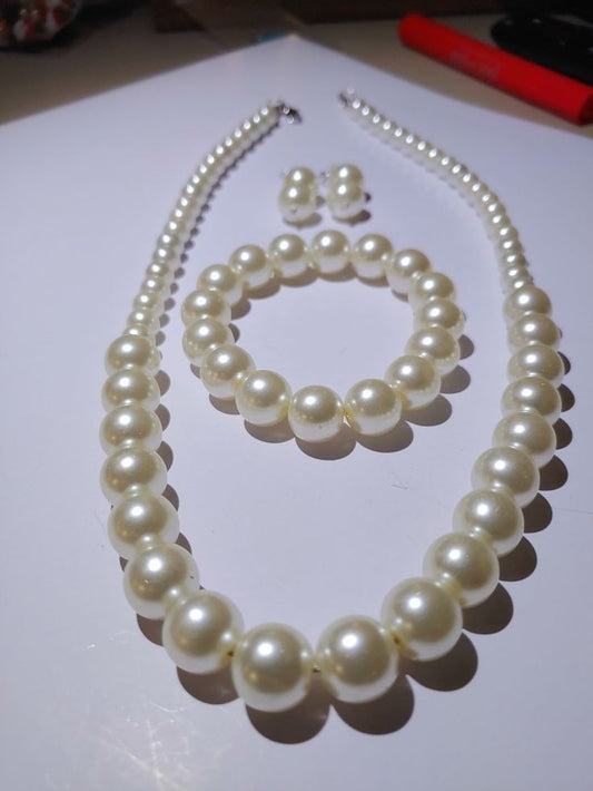 Handmade Pearl Necklace